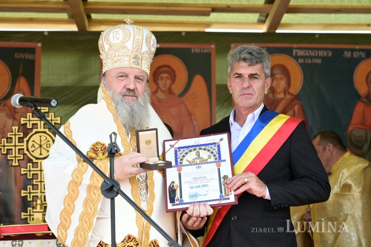 Bucurie duhovnicească într-o comunitate prahoveană 375080