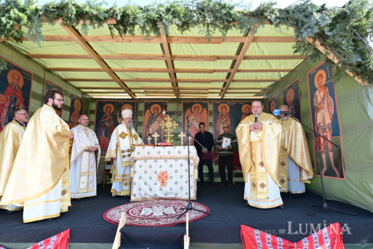 Bucurie duhovnicească într-o comunitate prahoveană 375081