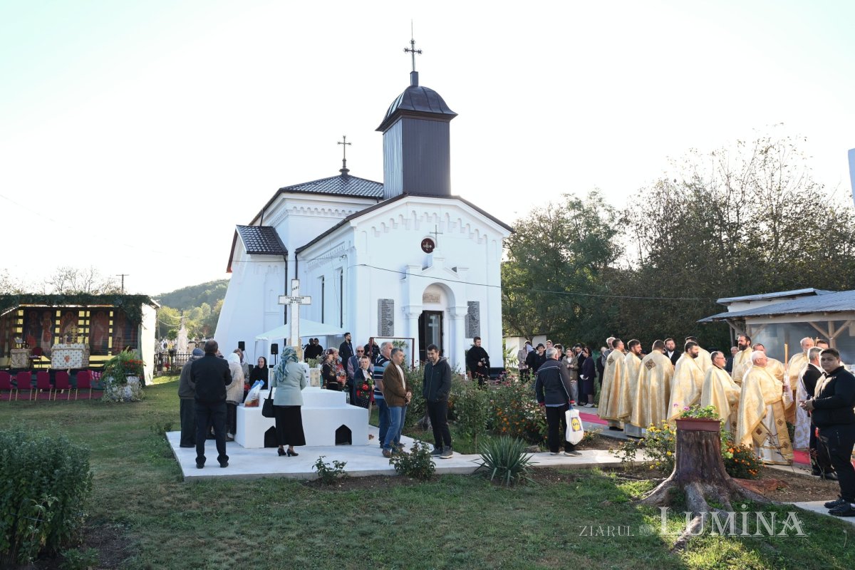 Bucurie duhovnicească într-o comunitate prahoveană 375118