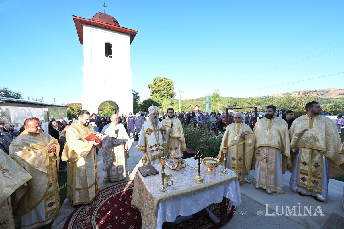 Bucurie duhovnicească într-o comunitate prahoveană 375121