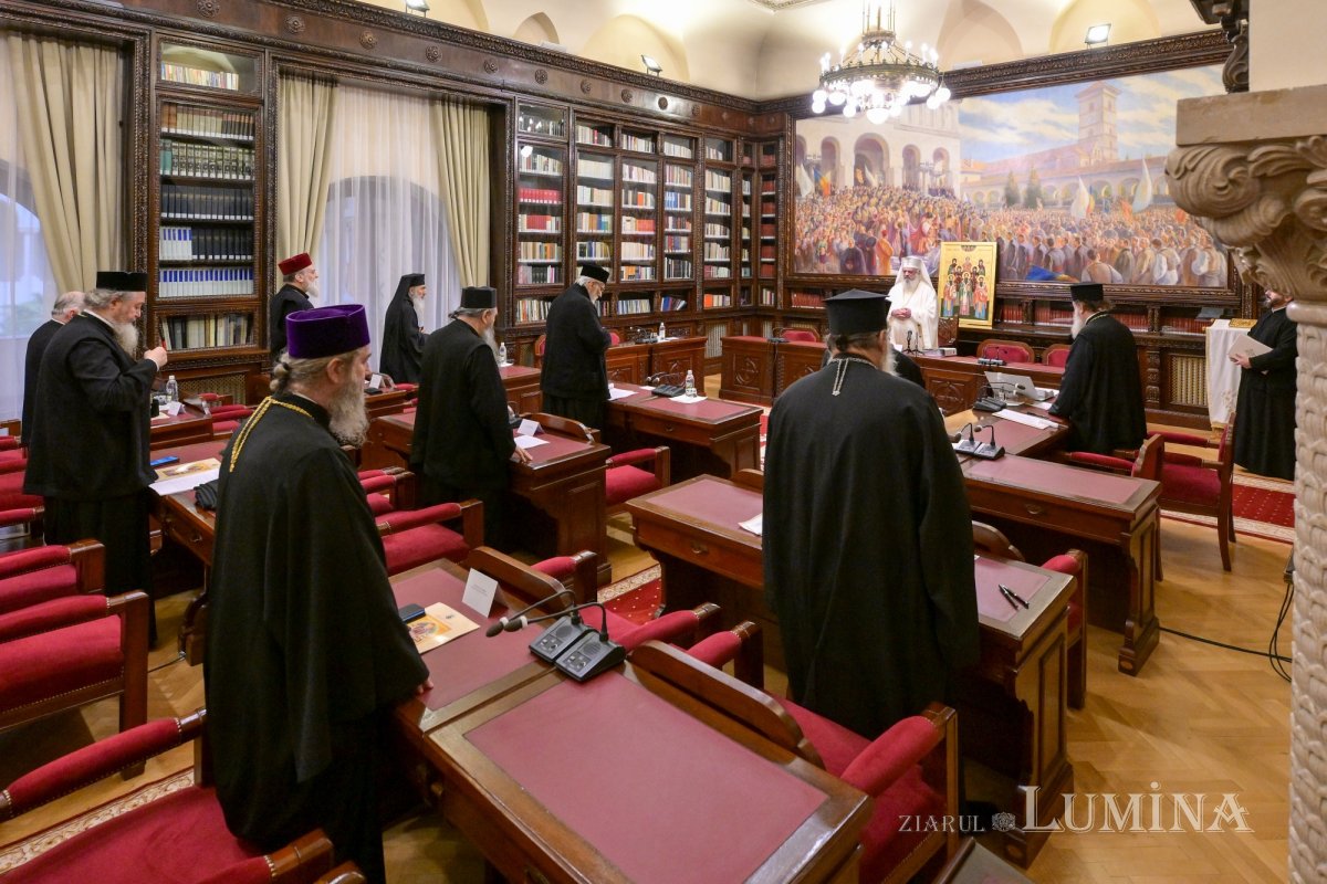 Ședință de lucru a Sinodului Mitropoliei Munteniei și Dobrogei 375281