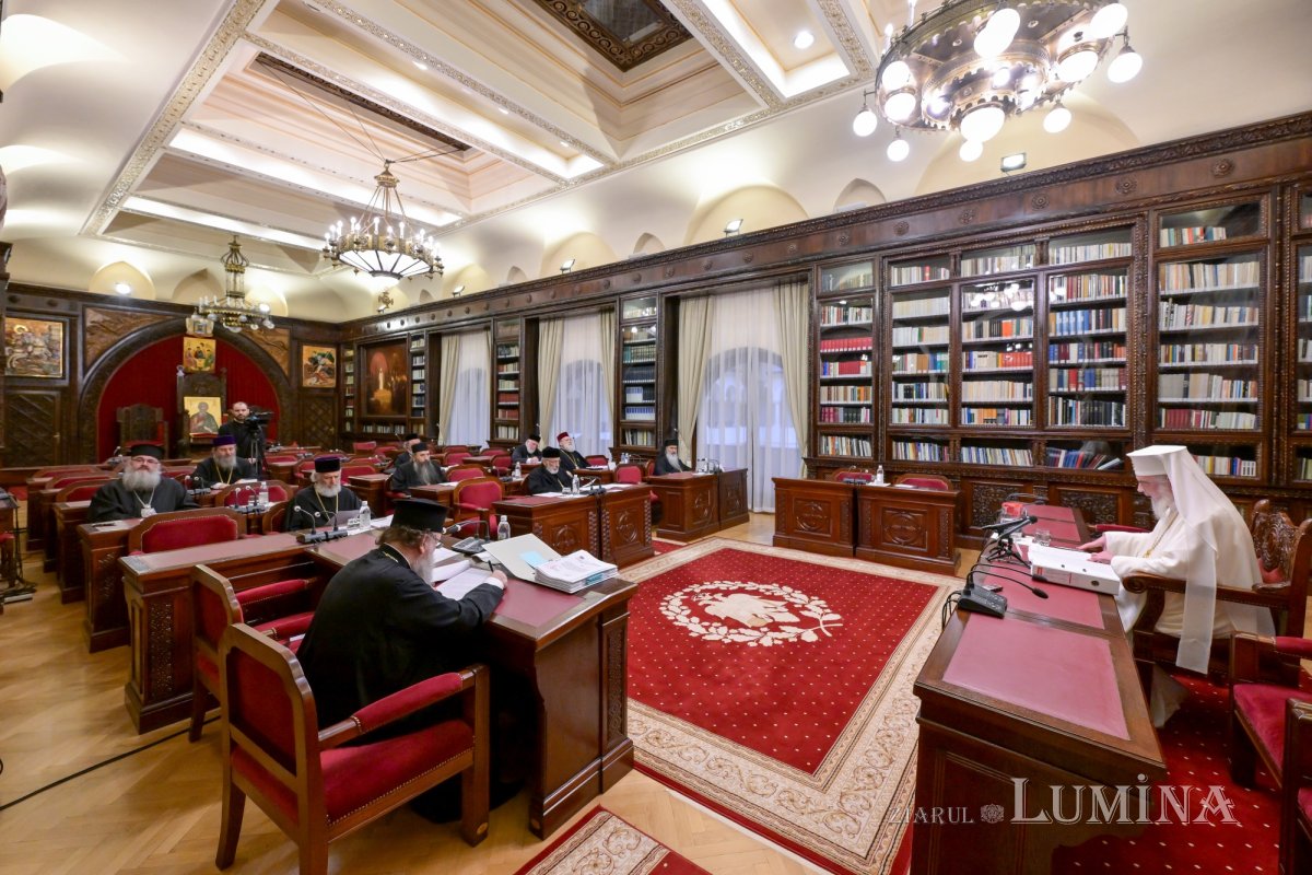 Ședință de lucru a Sinodului Mitropoliei Munteniei și Dobrogei 375296