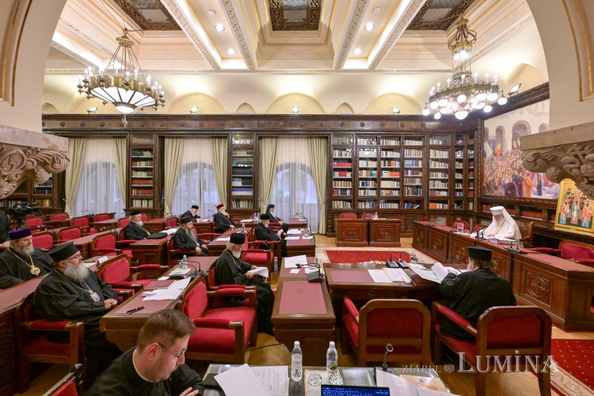 Ședință de lucru a Sinodului Mitropoliei Munteniei și Dobrogei 375298