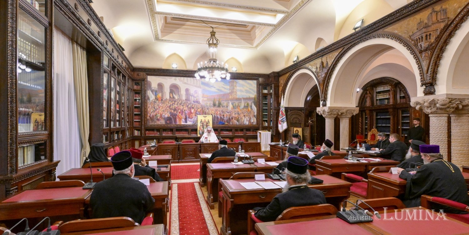 Ședință de lucru a Sinodului Mitropoliei Munteniei și Dobrogei 375300