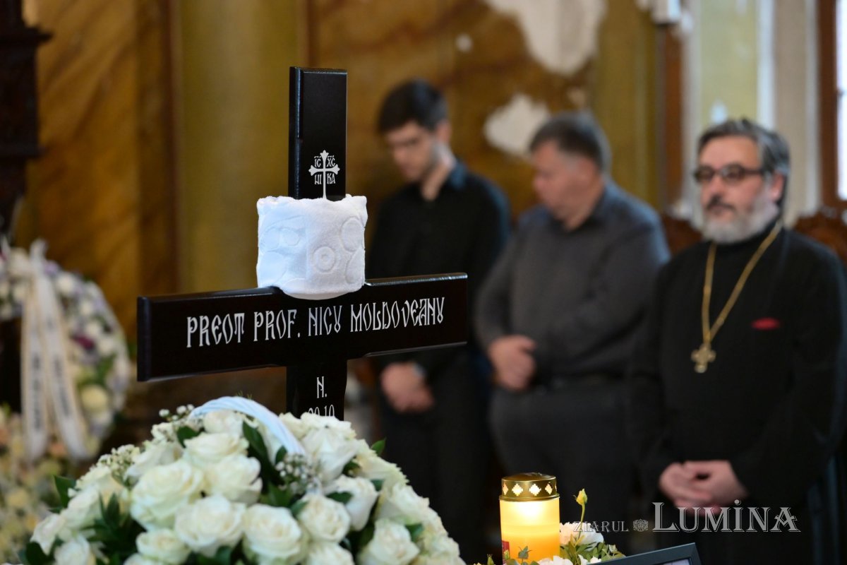 Slujba Stâlpilor pentru părintele profesor Nicu Moldoveanu 375280