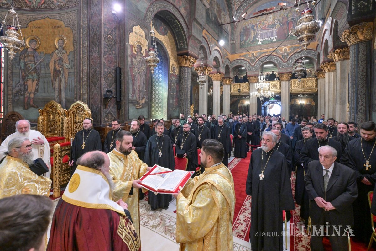 Rugăciune şi recunoştinţă la 19 ani de patriarhat ai Preafericitului Părinte Daniel 375423