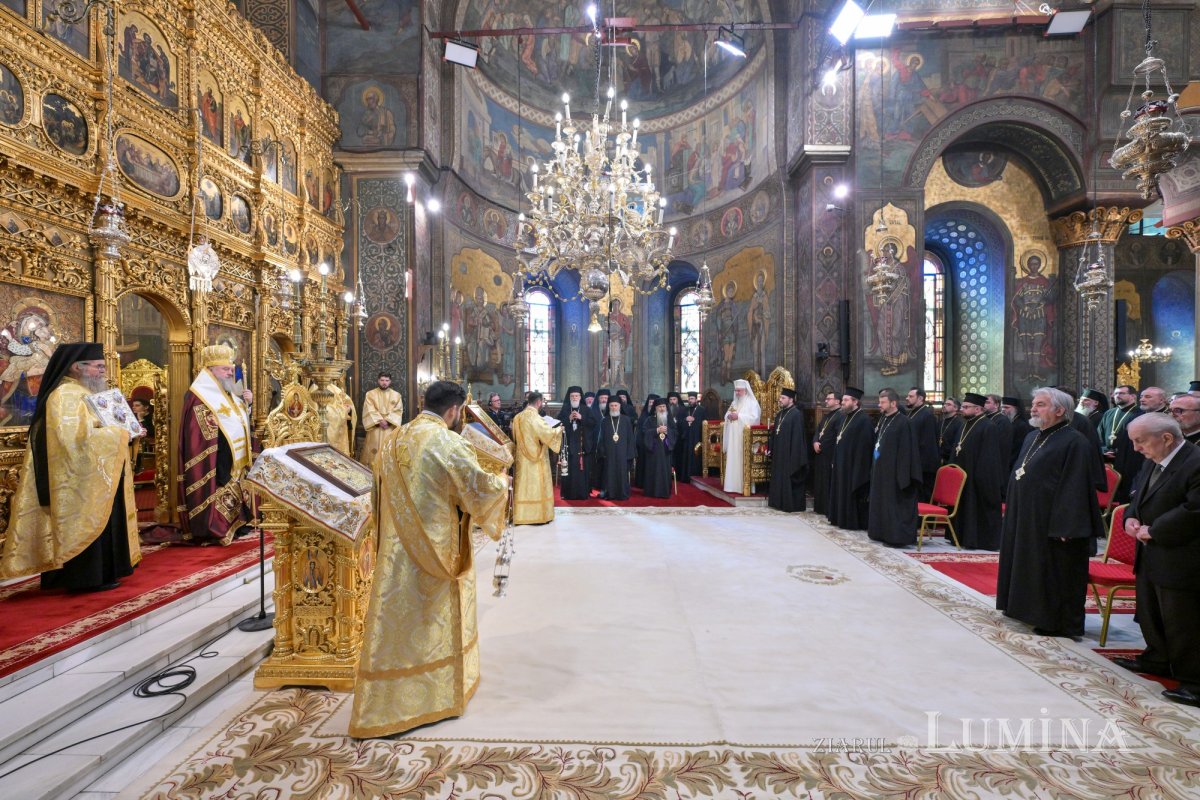 Rugăciune şi recunoştinţă la 19 ani de patriarhat ai Preafericitului Părinte Daniel 375426