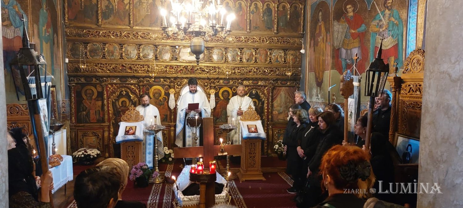 Sobor de slujitori la Slujba Prohodirii doamnei Zamfira Dascălu 375670