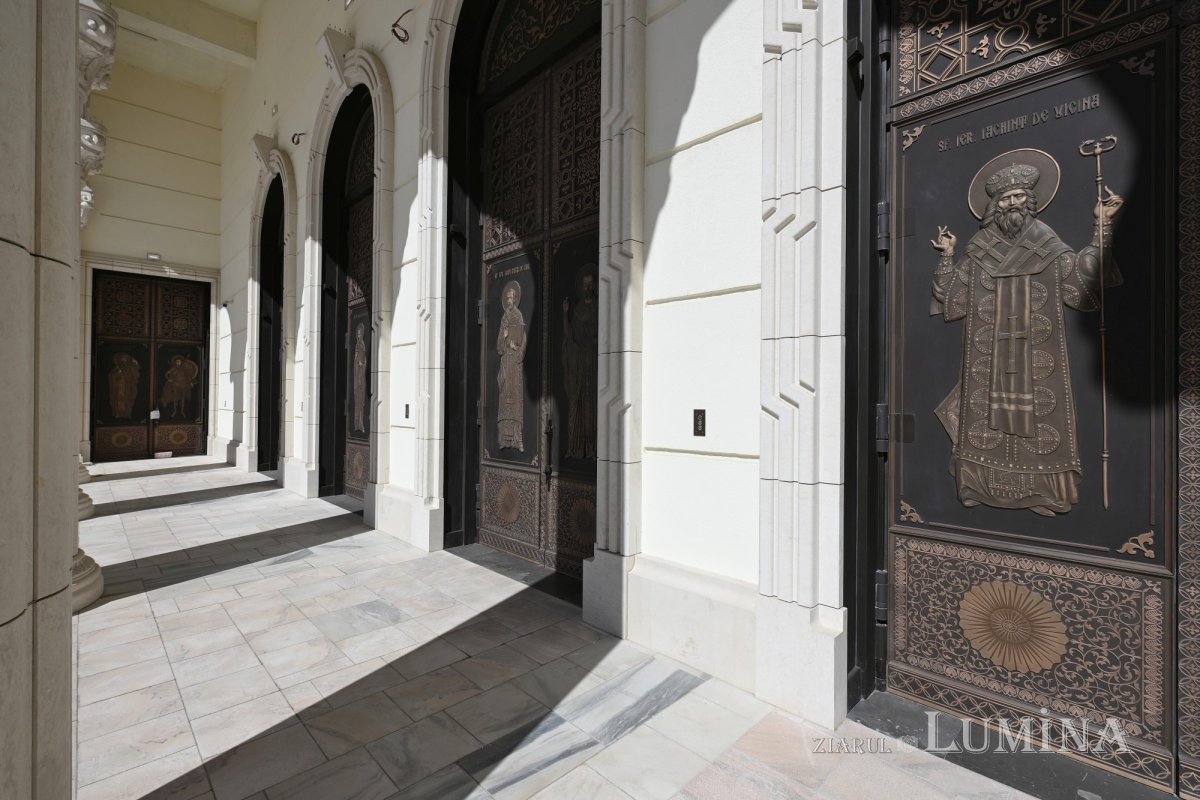 Toamna, anotimp al lucrării și al împlinirii la Catedrala Națională 375232