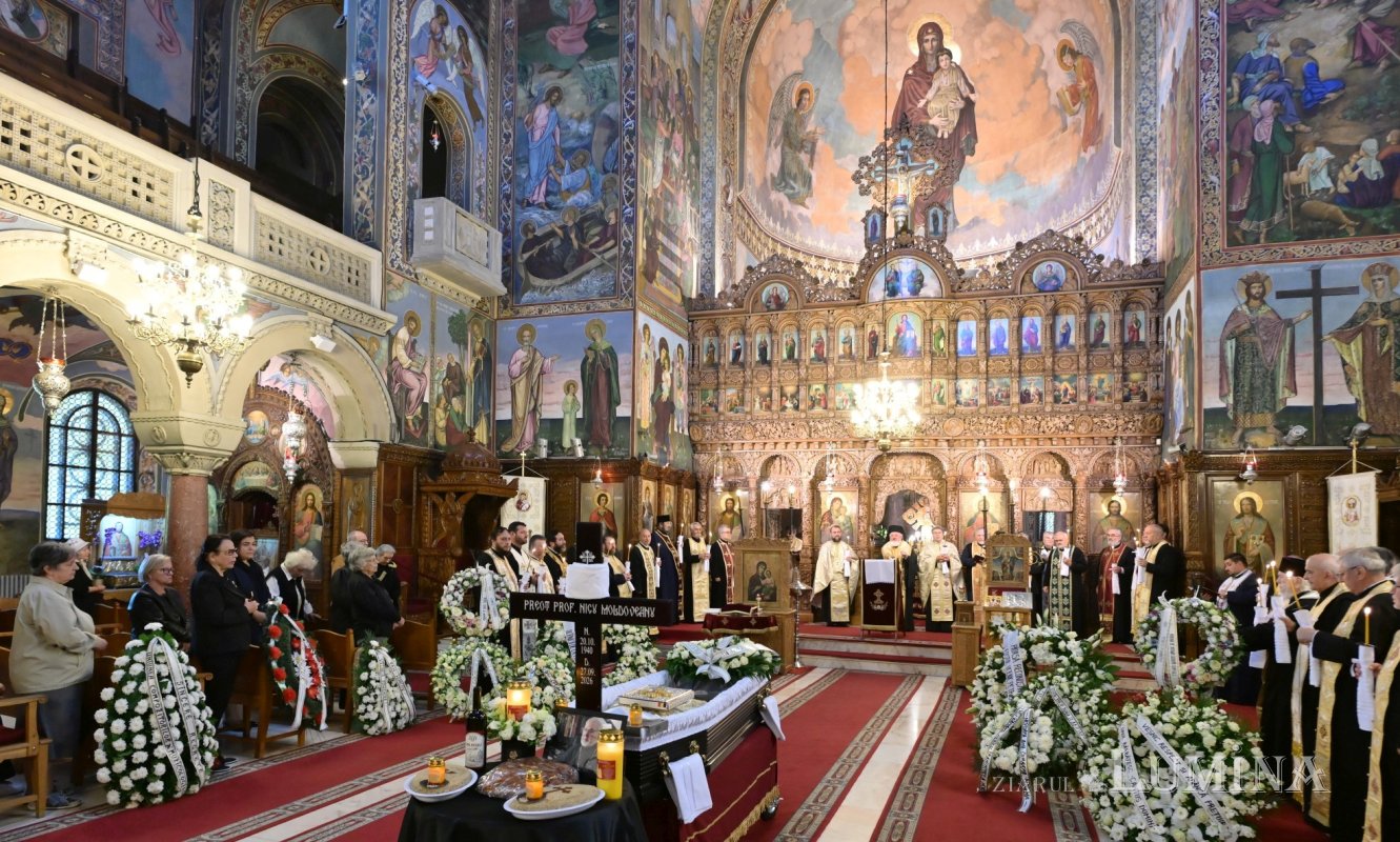 Înmormântarea unui profesor de muzică care a format generaţii de teologi 375617