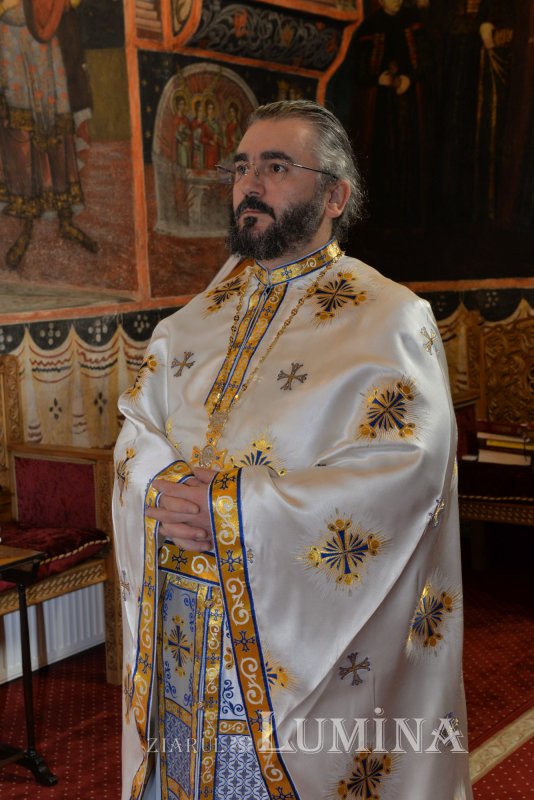 Mijlocirea Maicii Domnului, acoperământ și scut al credincioșilor 375554
