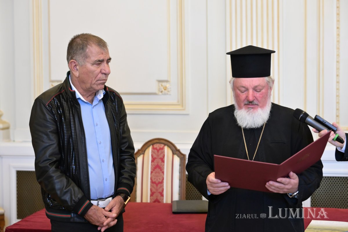 Binefăcător al Bisericii distins cu Ordinul „Credință și comuniune” 375759