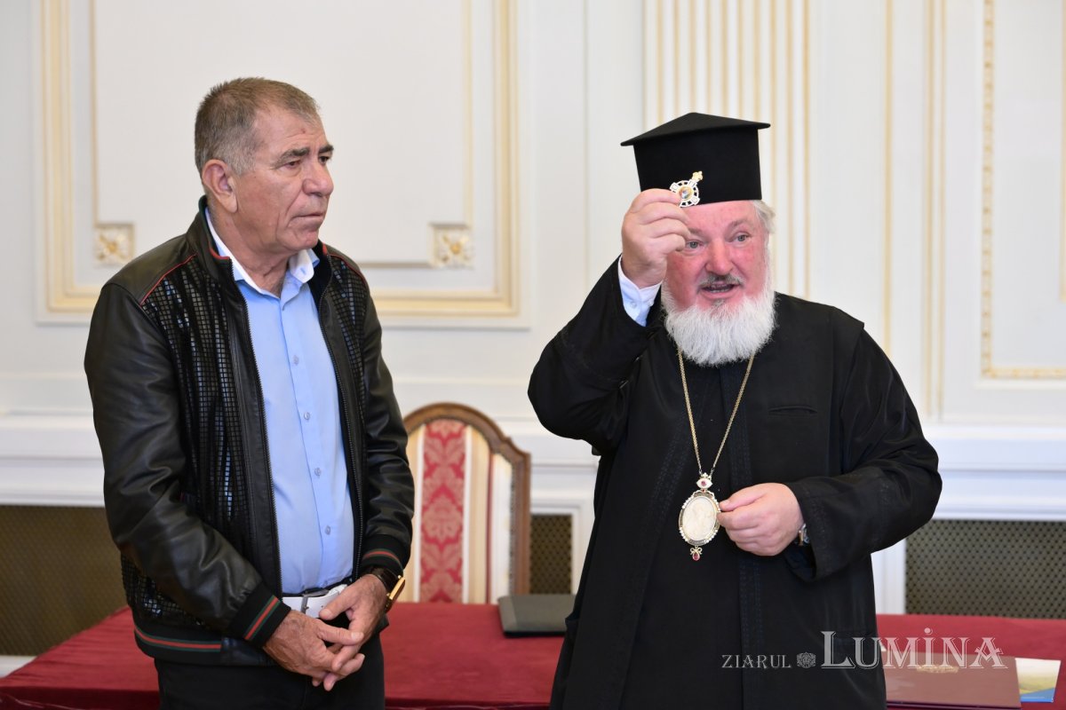 Binefăcător al Bisericii distins cu Ordinul „Credință și comuniune” 375762