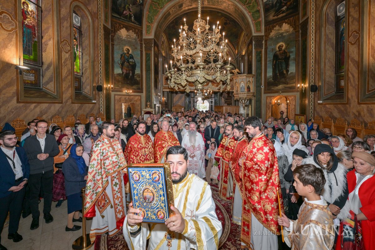 Biserica Zlătari din Bucureşti și‑a sărbătorit ocrotitorii spirituali 375763