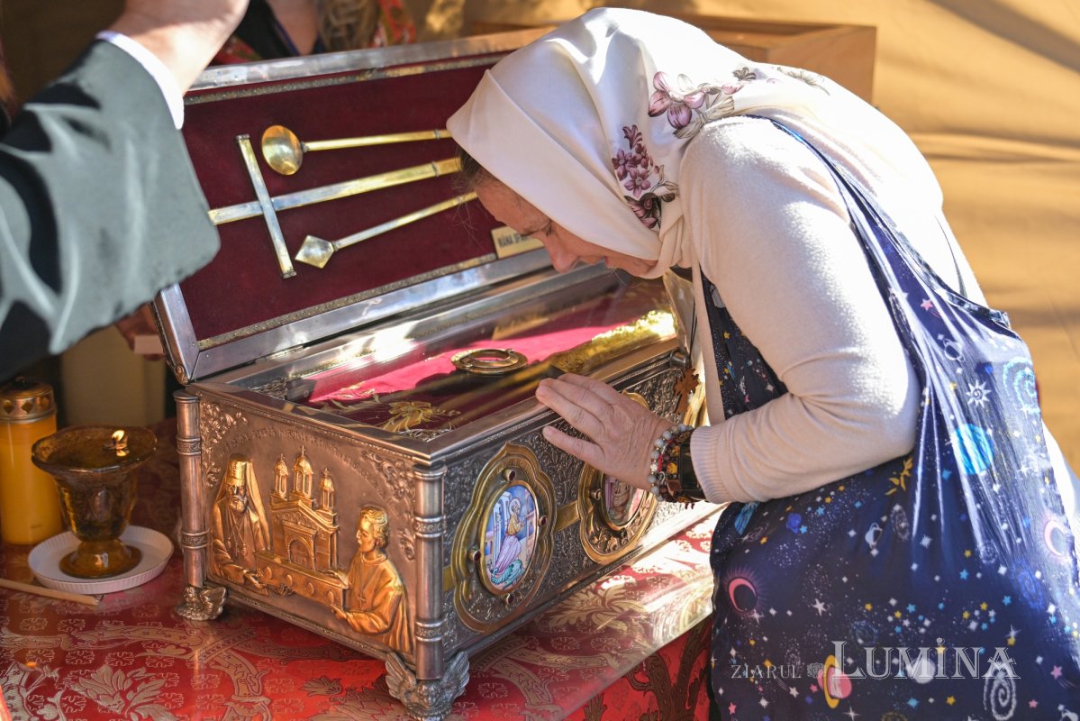 Biserica Zlătari din Bucureşti și‑a sărbătorit ocrotitorii spirituali 375773