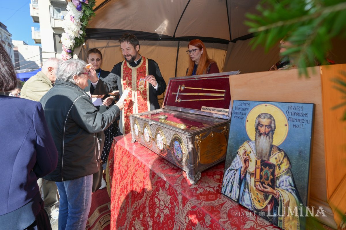 Biserica Zlătari din Bucureşti și‑a sărbătorit ocrotitorii spirituali 375776