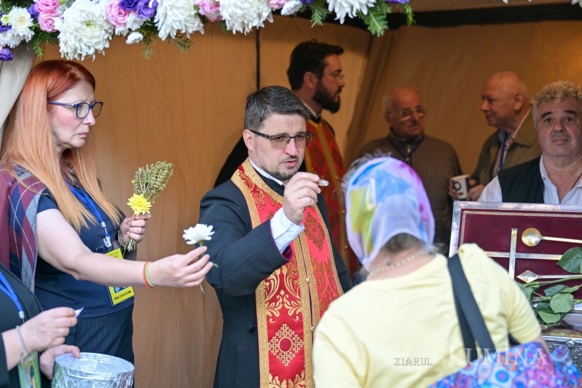 Biserica Zlătari din Bucureşti și‑a sărbătorit ocrotitorii spirituali 375778