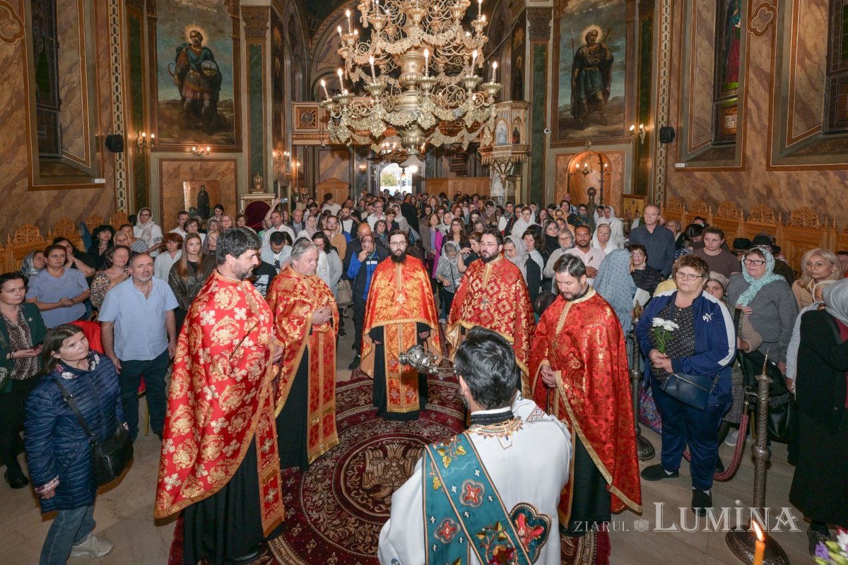 Biserica Zlătari din Bucureşti și‑a sărbătorit ocrotitorii spirituali 375780
