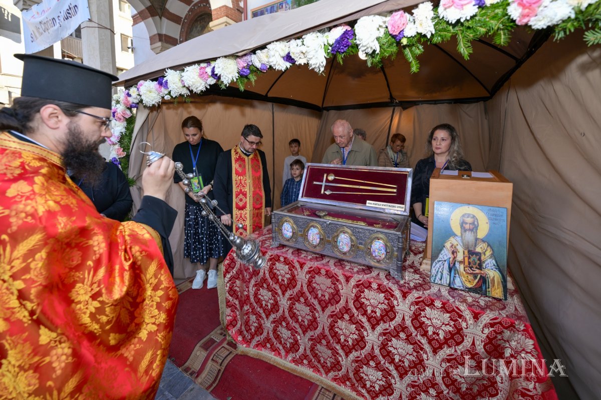 Biserica Zlătari din Bucureşti și‑a sărbătorit ocrotitorii spirituali 375781