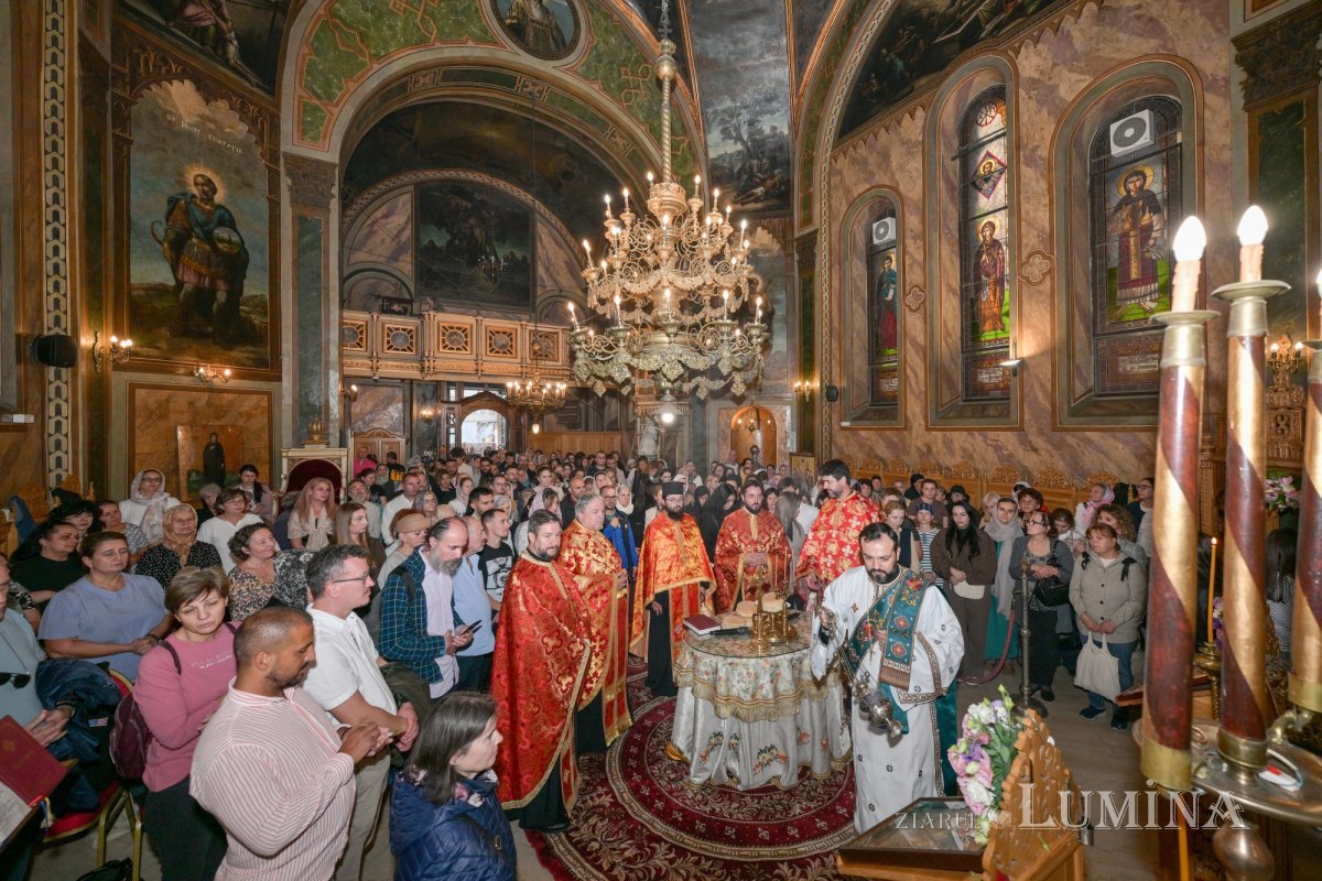 Biserica Zlătari din Bucureşti și‑a sărbătorit ocrotitorii spirituali 375782