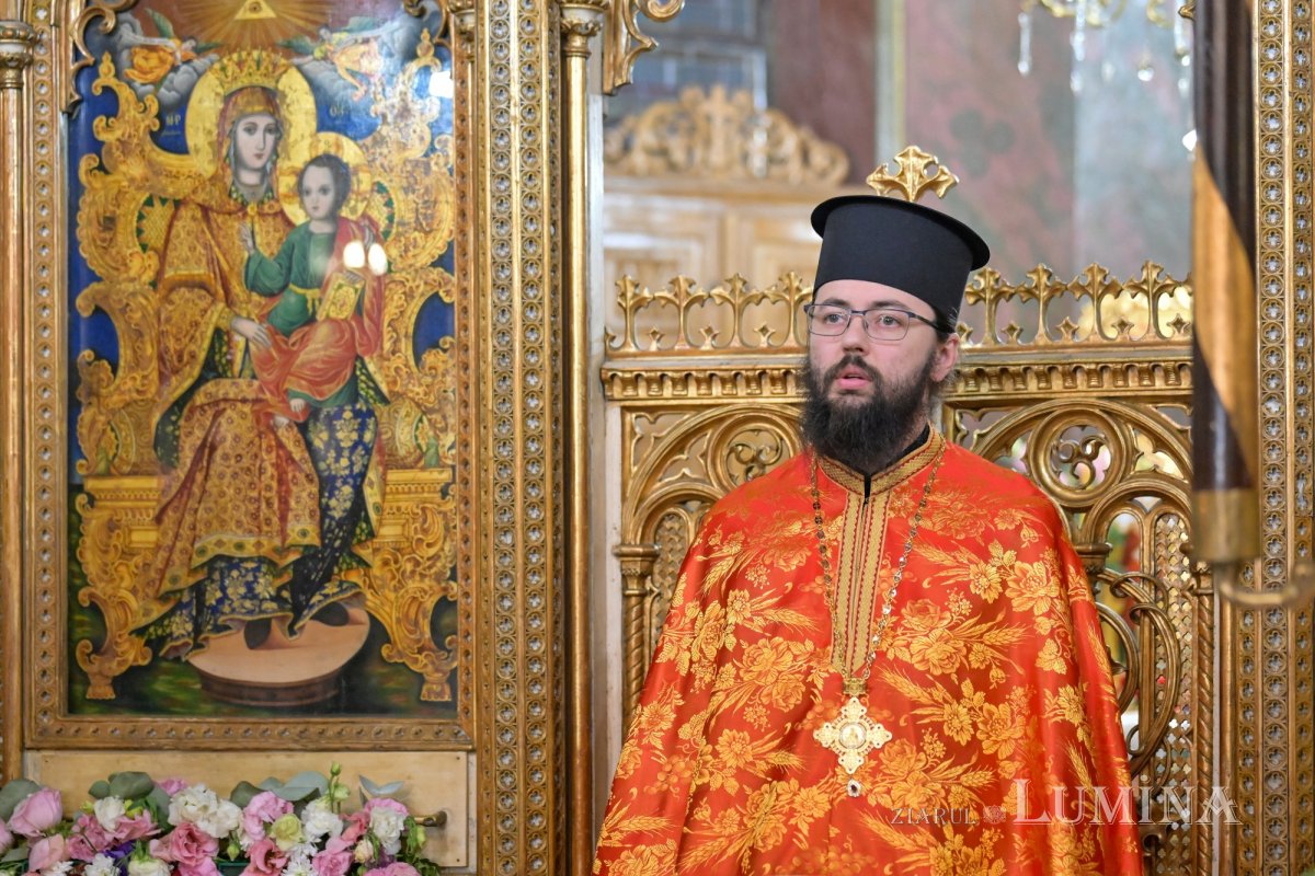 Biserica Zlătari din Bucureşti și‑a sărbătorit ocrotitorii spirituali 375784