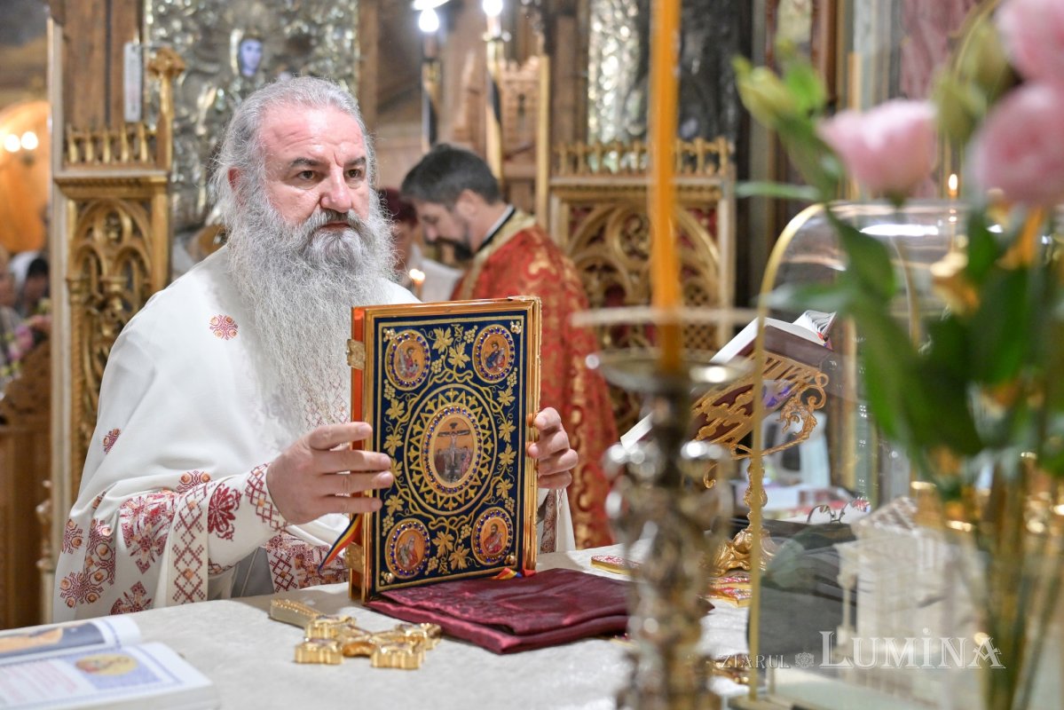 Biserica Zlătari din Bucureşti și‑a sărbătorit ocrotitorii spirituali 375785