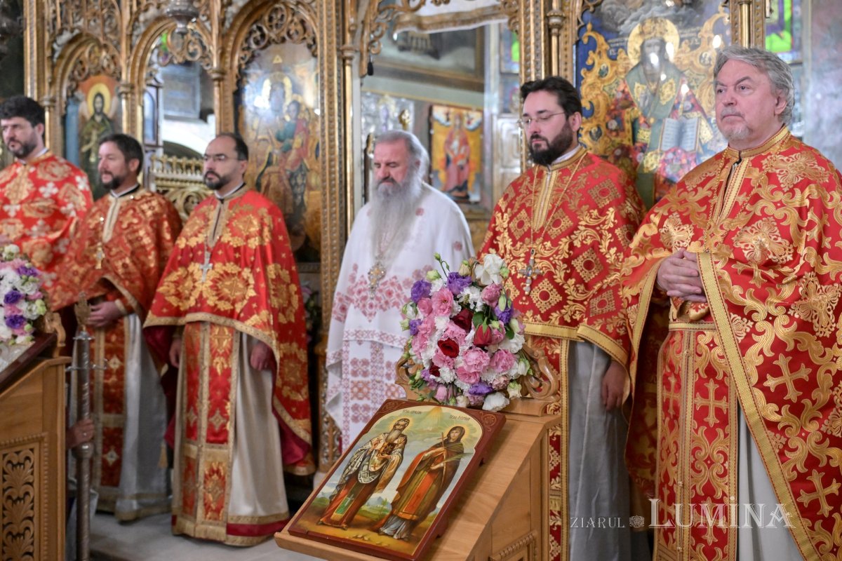 Biserica Zlătari din Bucureşti și‑a sărbătorit ocrotitorii spirituali 375792