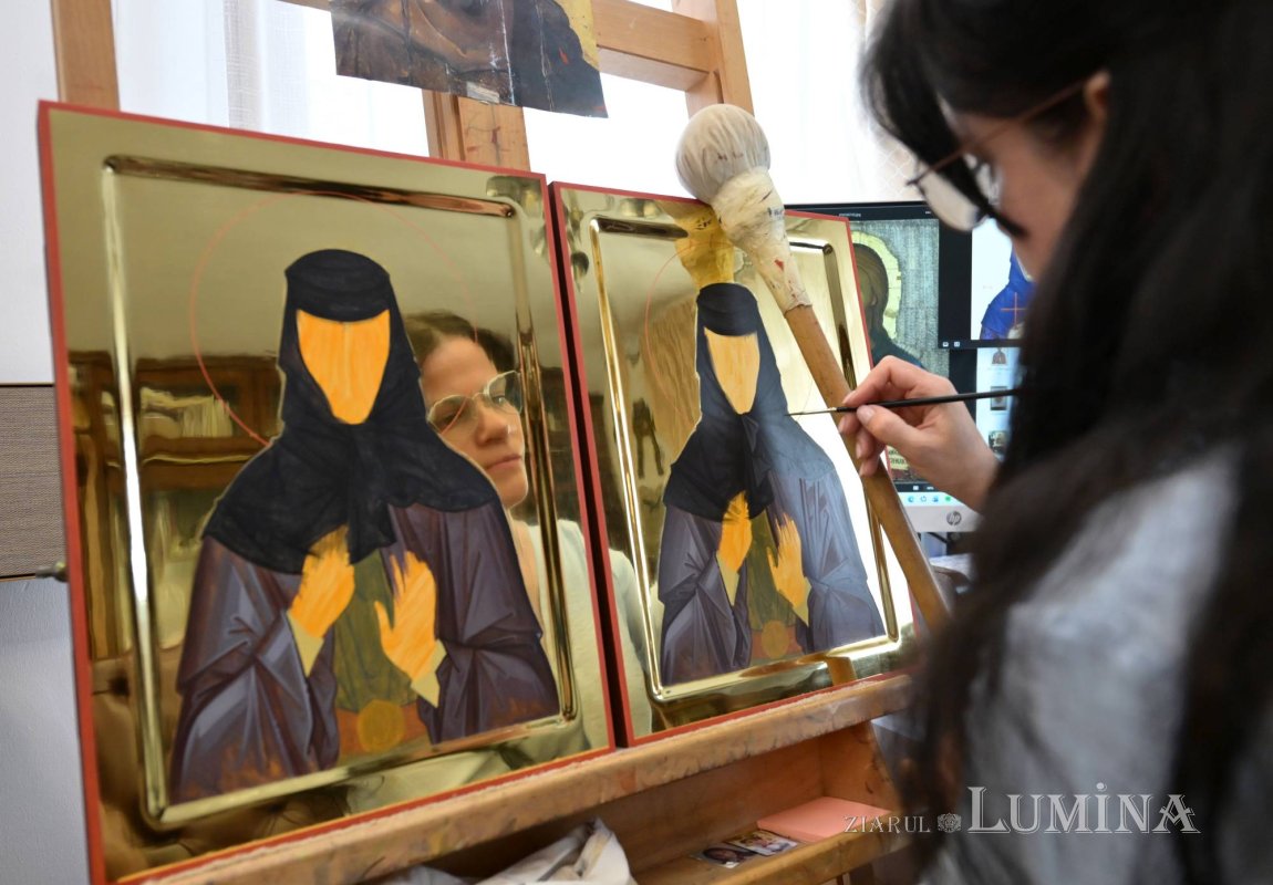 Sclipirile Luminii: În atelierul pictorilor iconari Mihaela şi Răzvan Bădescu 375584