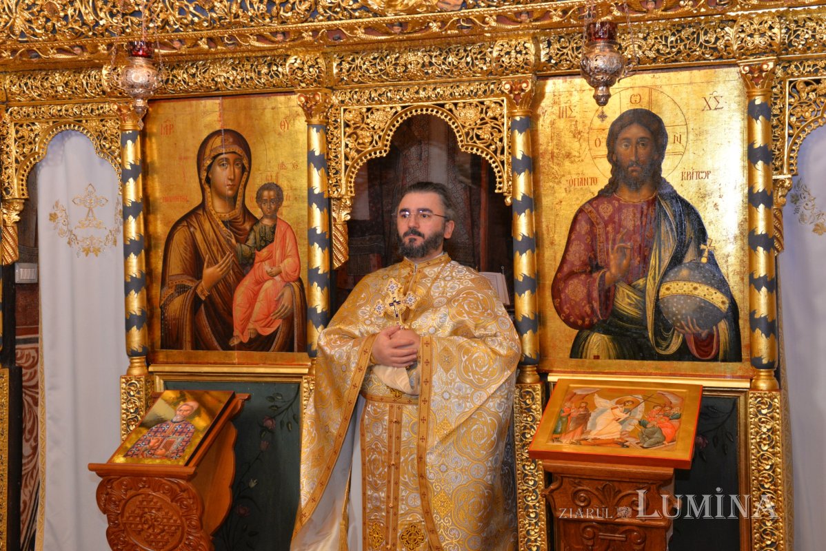 Iubirea sinceră de vrăjmași începe cu rugăciunea pentru aceştia 375926