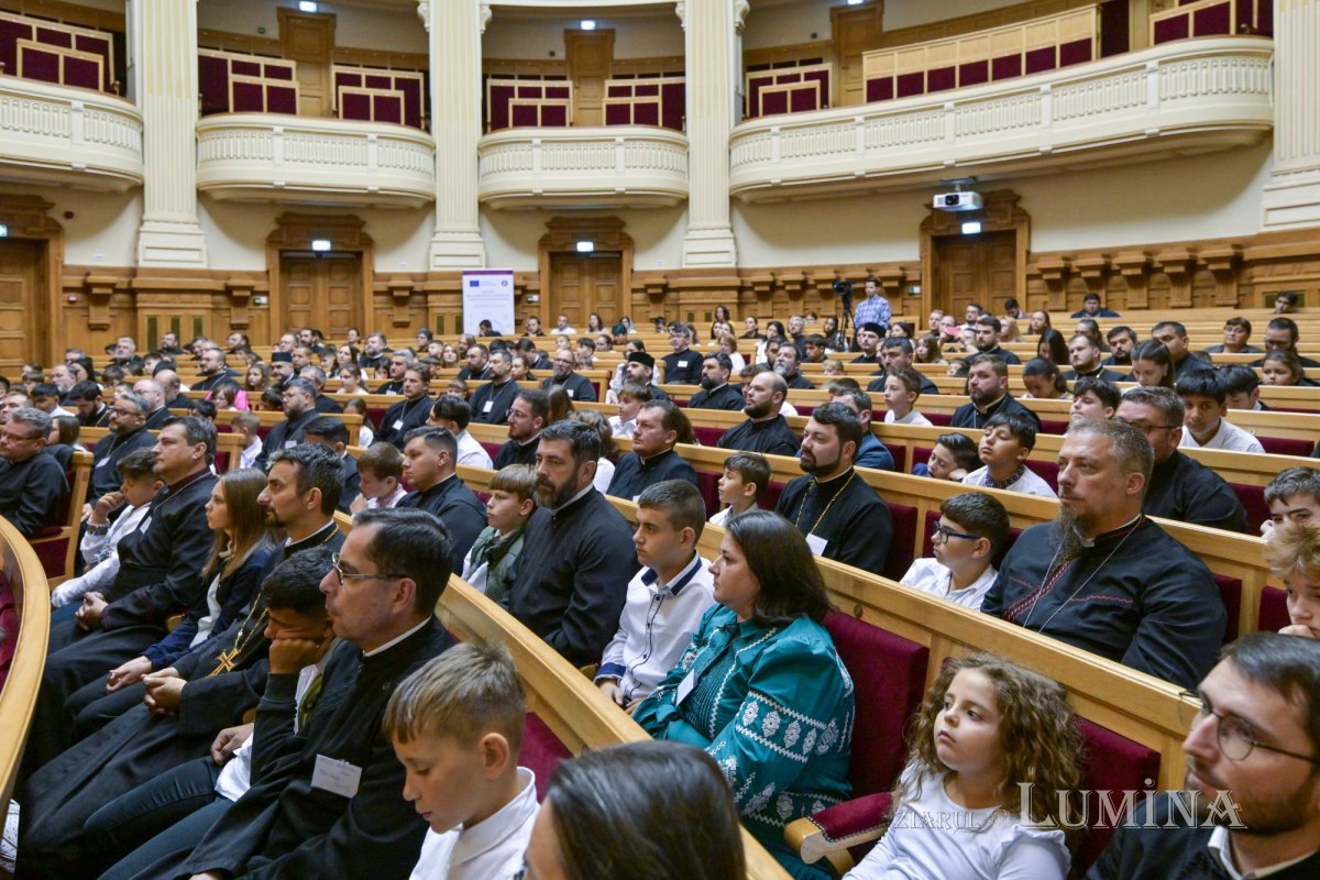 Premierea participanţilor la concursul „Fairplay și comuniune: familia, prima mea echipă” la Palatul Patriarhiei 376056