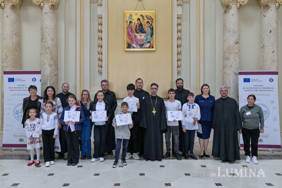 Premierea participanţilor la concursul „Fairplay și comuniune: familia, prima mea echipă” la Palatul Patriarhiei 376058