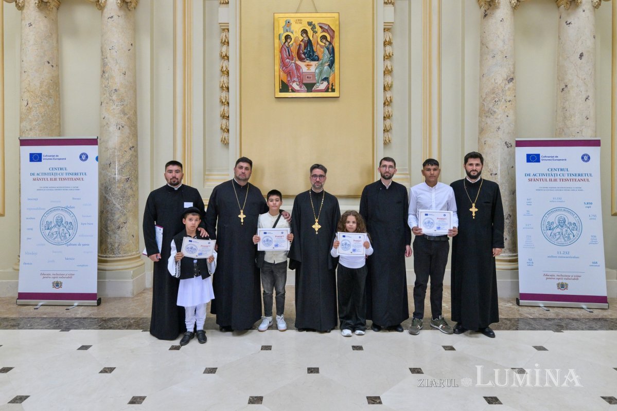 Premierea participanţilor la concursul „Fairplay și comuniune: familia, prima mea echipă” la Palatul Patriarhiei 376062