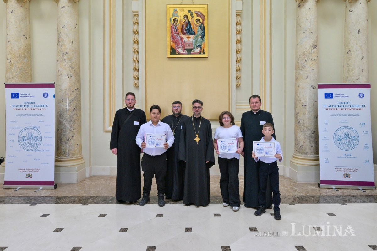 Premierea participanţilor la concursul „Fairplay și comuniune: familia, prima mea echipă” la Palatul Patriarhiei 376064