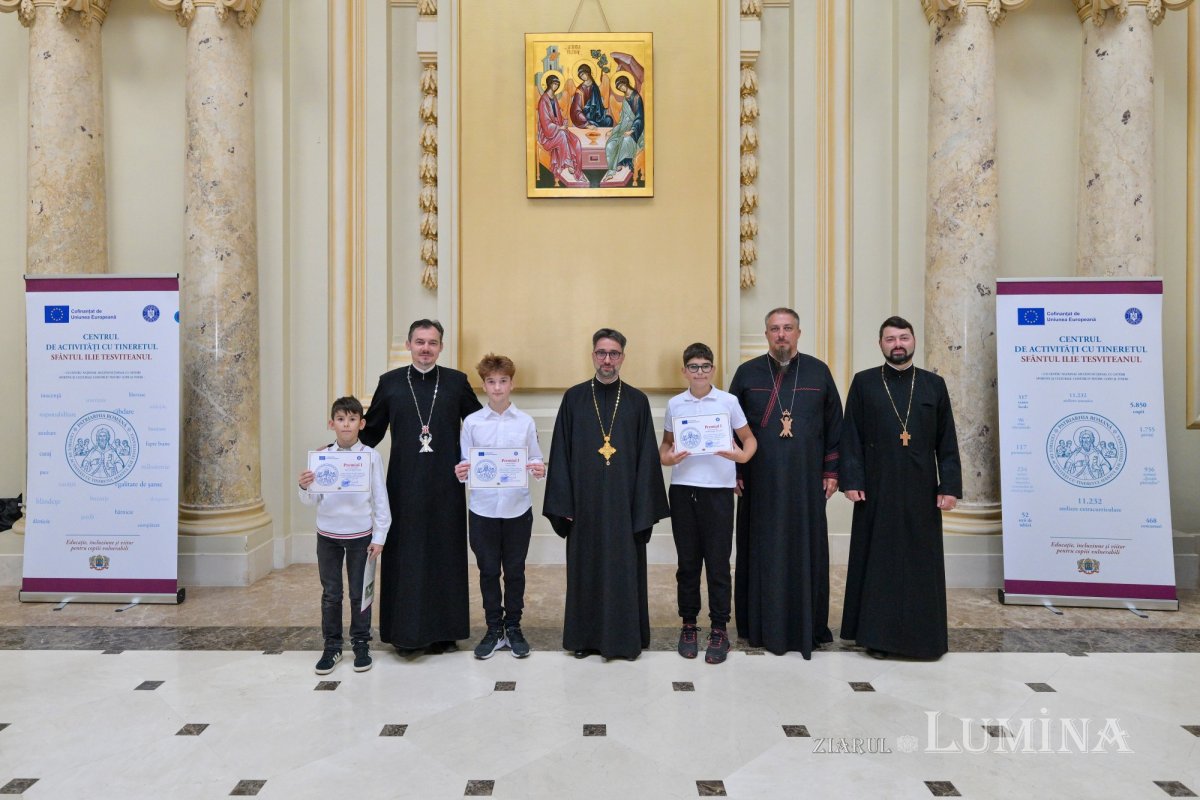 Premierea participanţilor la concursul „Fairplay și comuniune: familia, prima mea echipă” la Palatul Patriarhiei 376065