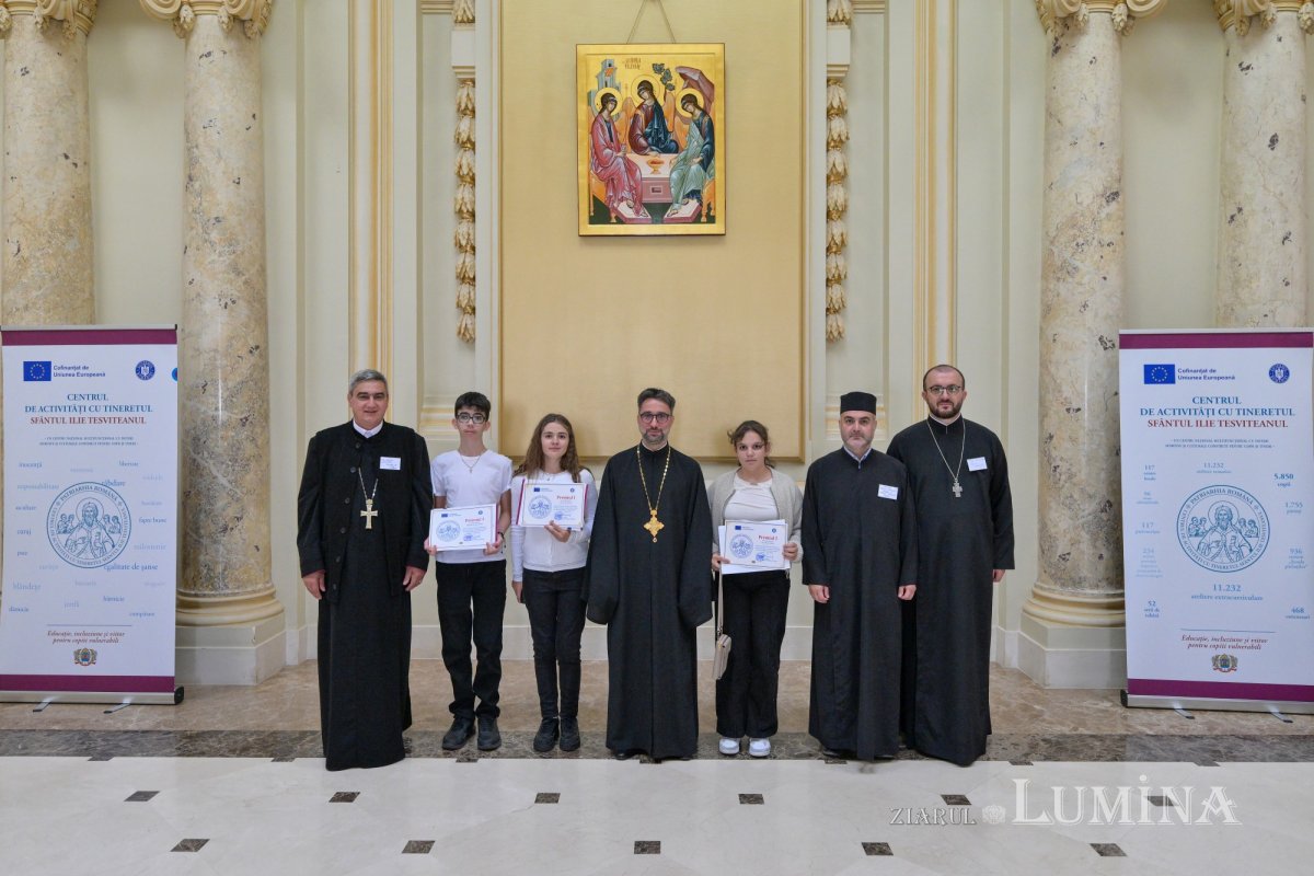 Premierea participanţilor la concursul „Fairplay și comuniune: familia, prima mea echipă” la Palatul Patriarhiei 376070