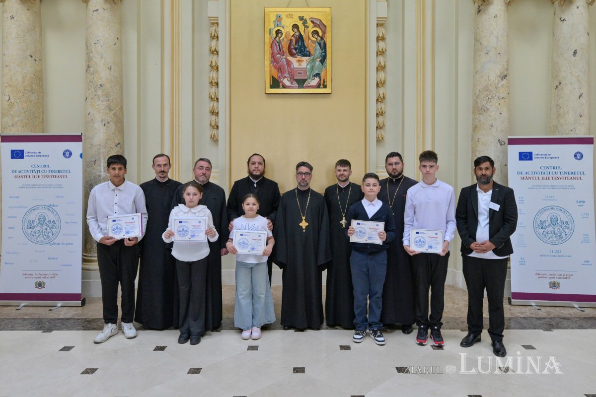 Premierea participanţilor la concursul „Fairplay și comuniune: familia, prima mea echipă” la Palatul Patriarhiei 376072