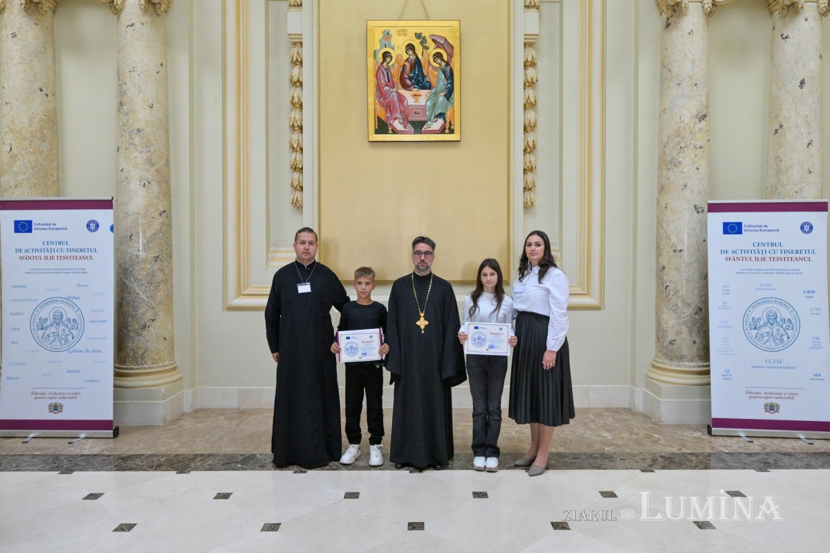 Premierea participanţilor la concursul „Fairplay și comuniune: familia, prima mea echipă” la Palatul Patriarhiei 376073