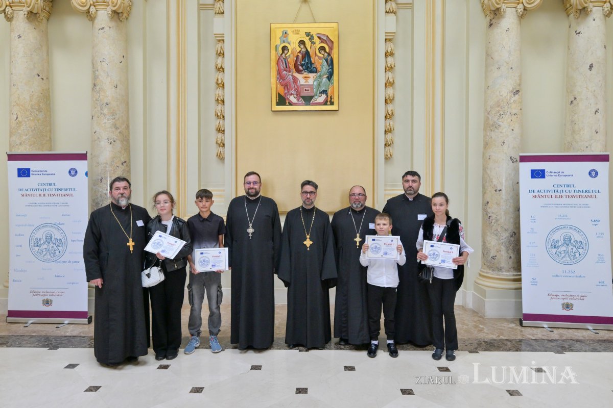 Premierea participanţilor la concursul „Fairplay și comuniune: familia, prima mea echipă” la Palatul Patriarhiei 376074