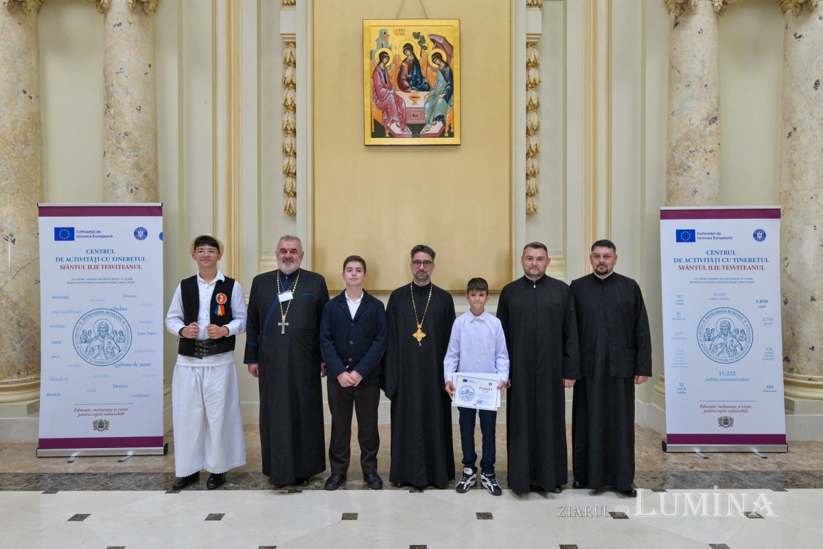Premierea participanţilor la concursul „Fairplay și comuniune: familia, prima mea echipă” la Palatul Patriarhiei 376076