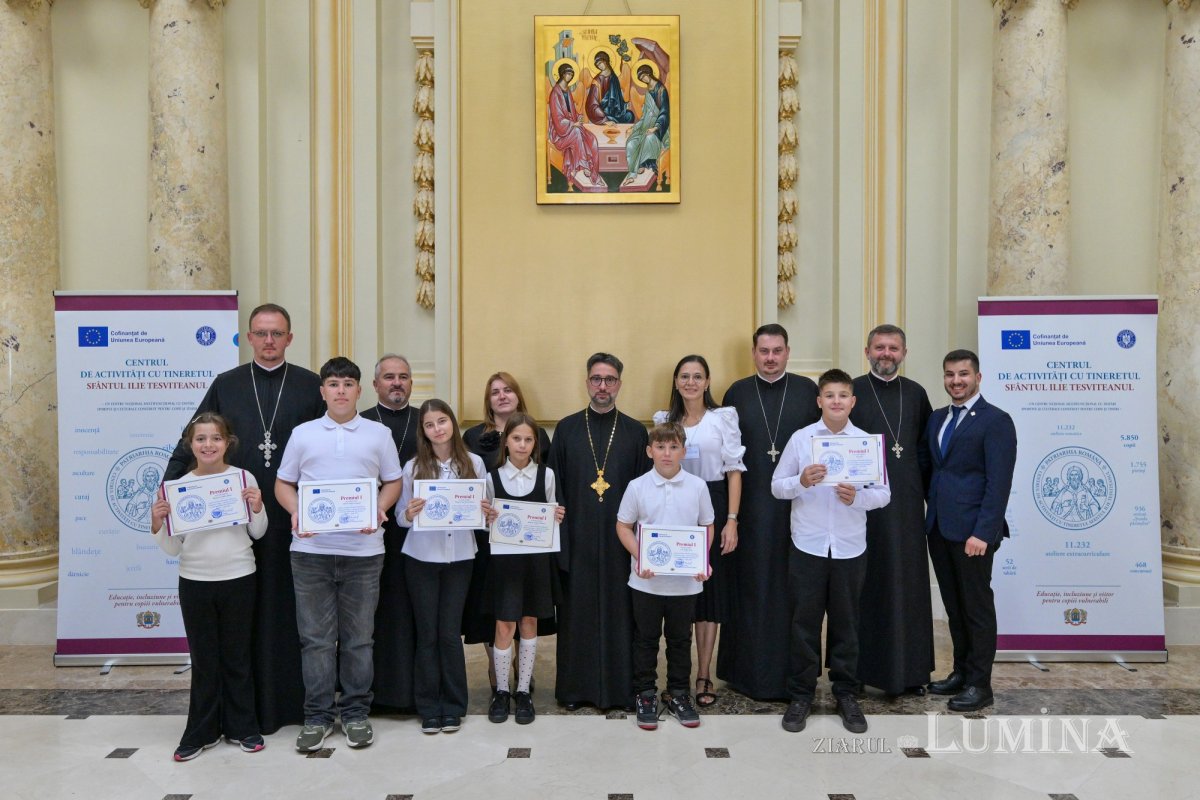 Premierea participanţilor la concursul „Fairplay și comuniune: familia, prima mea echipă” la Palatul Patriarhiei 376077