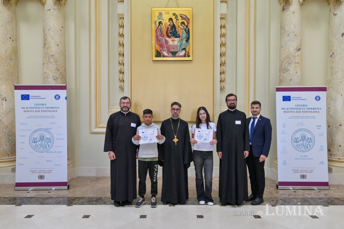 Premierea participanţilor la concursul „Fairplay și comuniune: familia, prima mea echipă” la Palatul Patriarhiei 376082