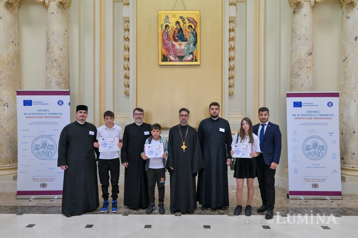 Premierea participanţilor la concursul „Fairplay și comuniune: familia, prima mea echipă” la Palatul Patriarhiei 376083