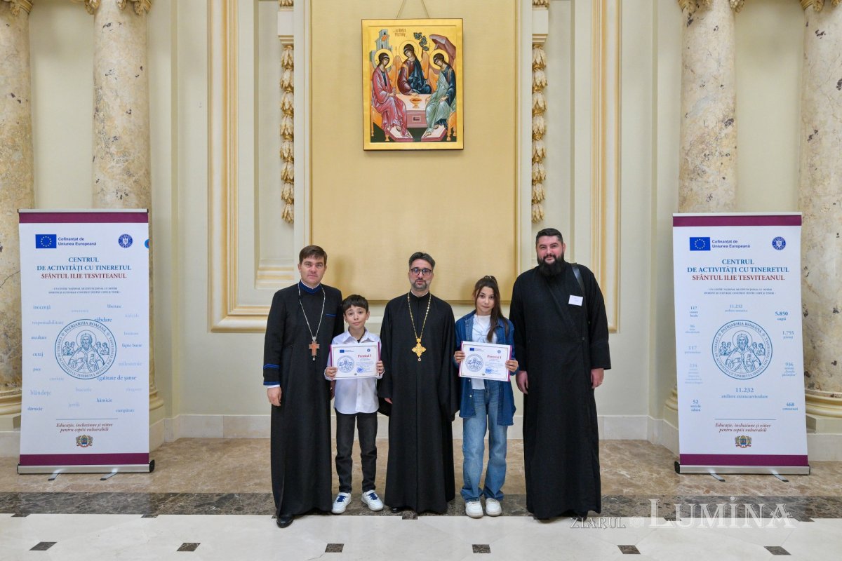 Premierea participanţilor la concursul „Fairplay și comuniune: familia, prima mea echipă” la Palatul Patriarhiei 376084