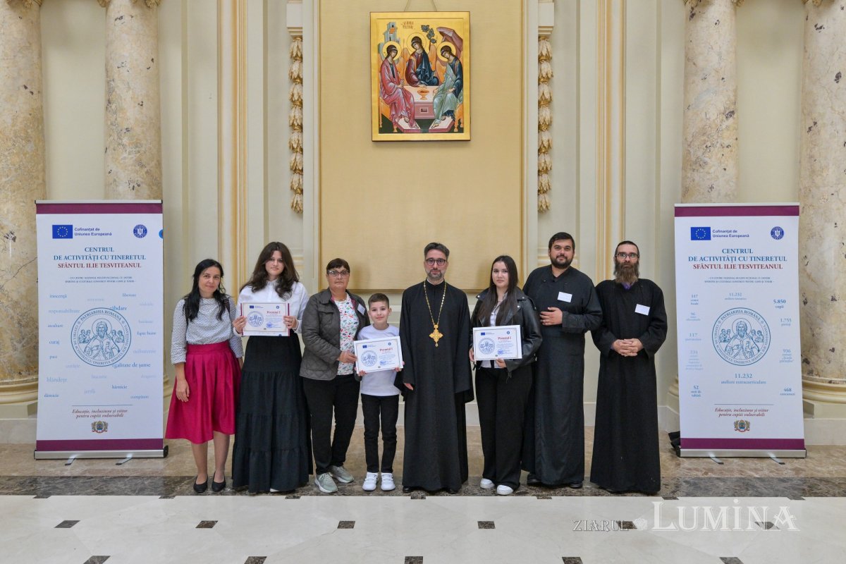 Premierea participanţilor la concursul „Fairplay și comuniune: familia, prima mea echipă” la Palatul Patriarhiei 376086