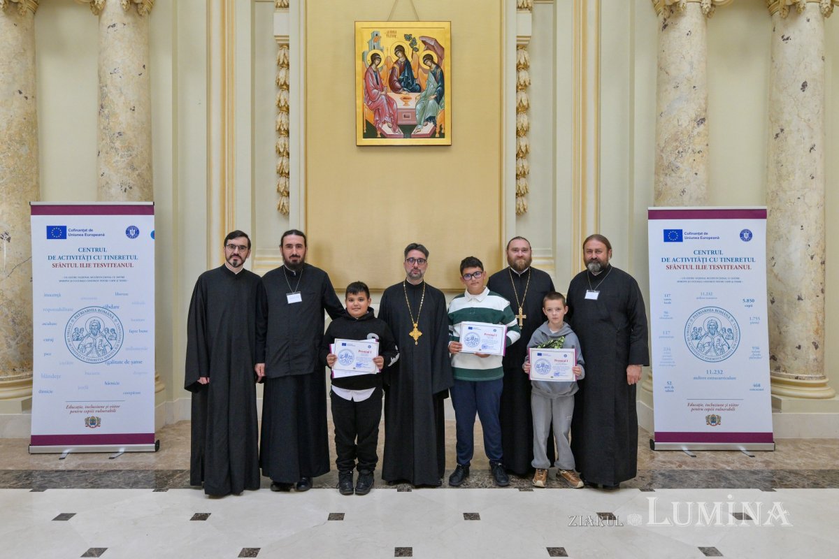 Premierea participanţilor la concursul „Fairplay și comuniune: familia, prima mea echipă” la Palatul Patriarhiei 376087
