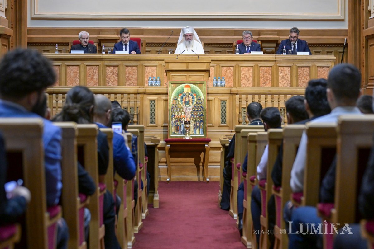 Simpozion internațional de teologie dedicat familiei creștine la Bucureşti  376179