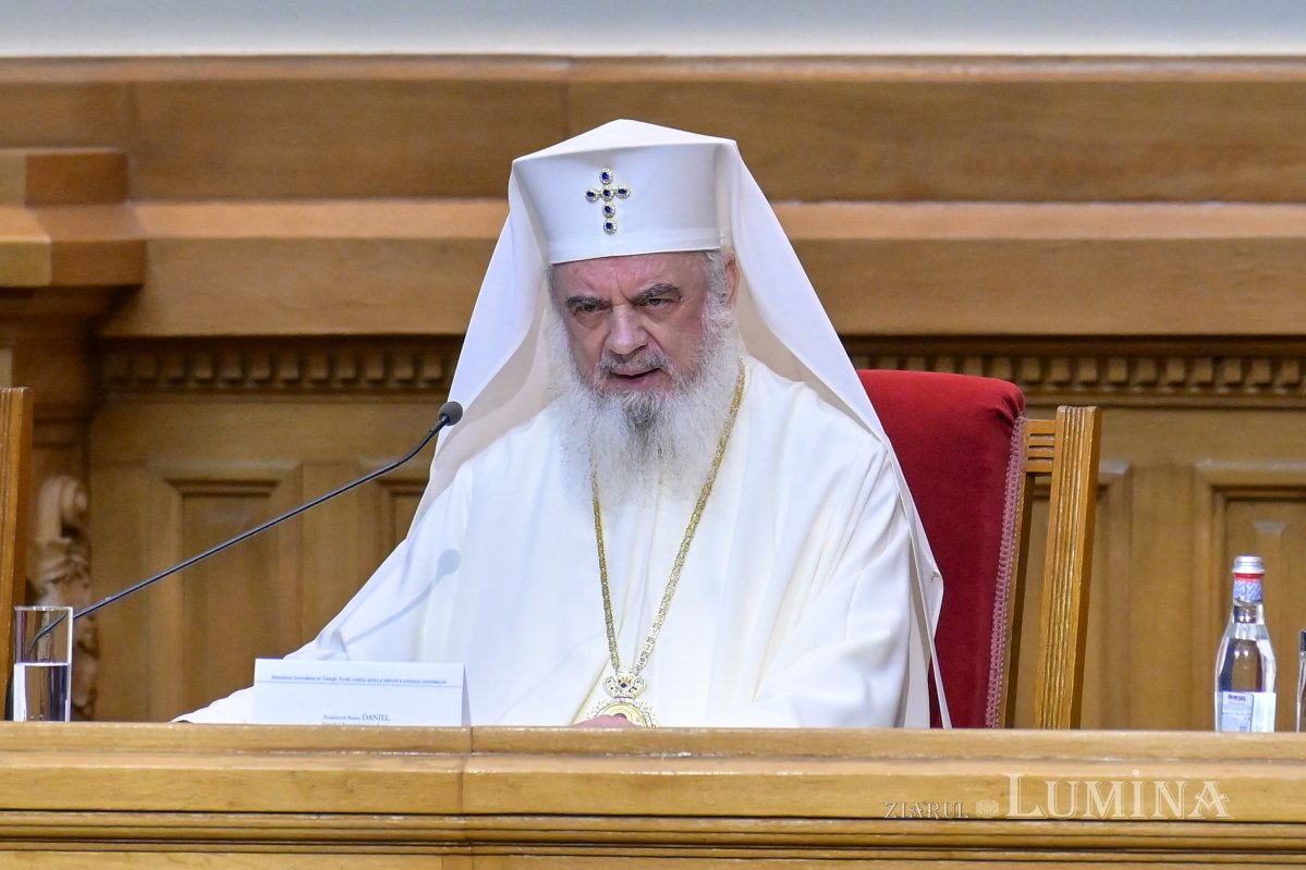 Vocația și misiunea familiei creștine azi, priorități ale lucrării pastorale a Bisericii 376126