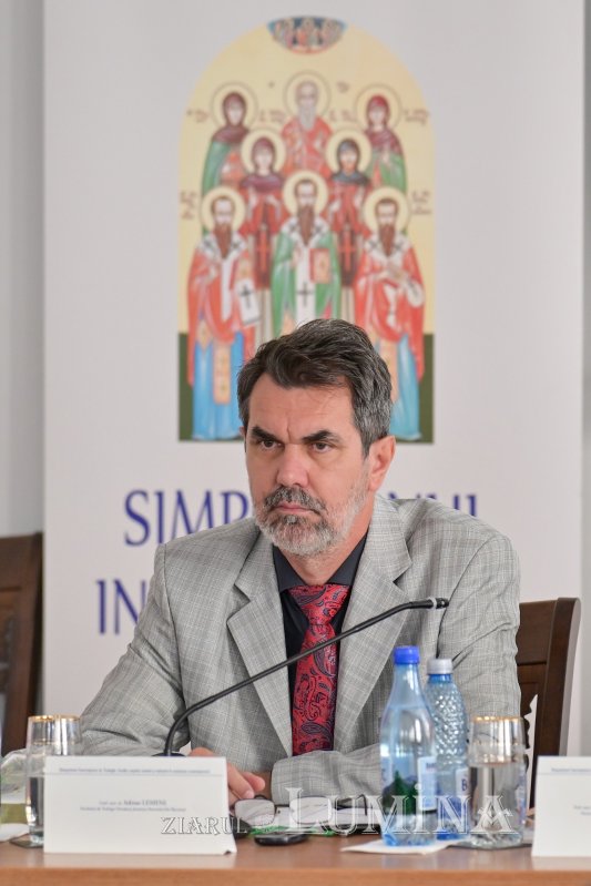 A treia sesiune de comunicări în cadrul Simpozionului Internațional de Teologie de la București 376308