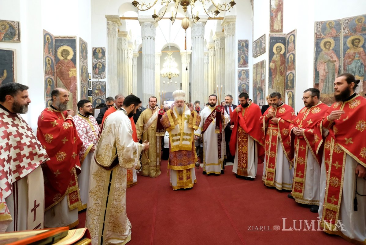Preşedintele României la hramul bisericii Palatului Cotroceni 376325