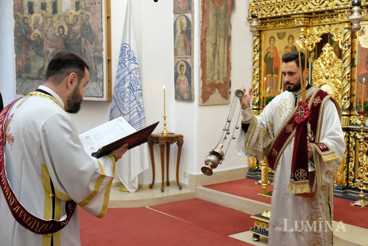 Preşedintele României la hramul bisericii Palatului Cotroceni 376329